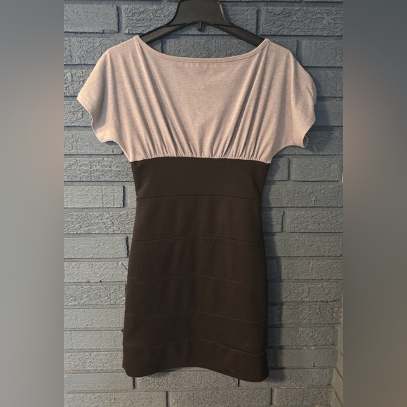 ( Pick 1 ) Women Dresses (NWT/NWOT) - Picture 2 of 5